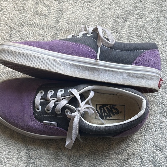 Woman’s Vans sneakers Purple and Grey Size 7.5 - Picture 4 of 5